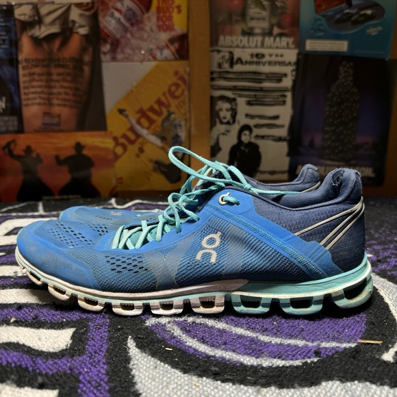 Size 10 - ON Cloud  CloudFlow 1.0 Women's Running Shoes Blue Aqua - Picture 1 of 11